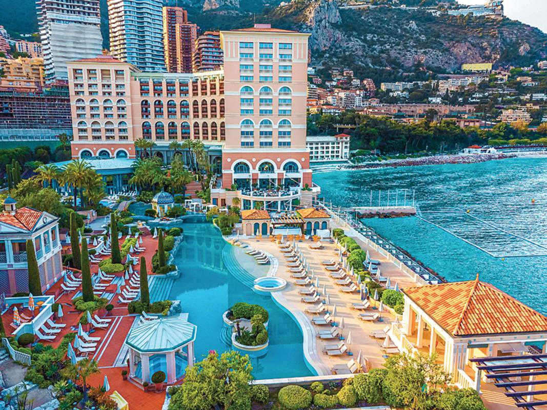 Monte-Carlo Bay Hotel & Resort الصيف الأنيق في إمارة موناكو