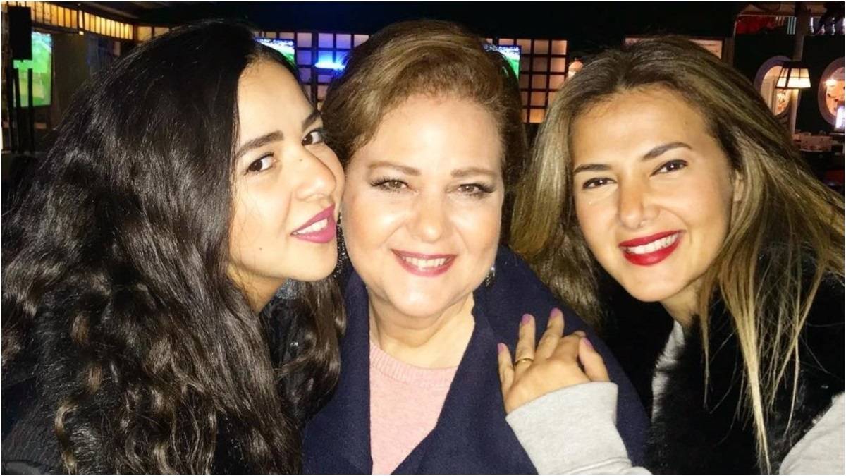 هكذا أحيت دنيا وإيمي سمير غانم ذكرى وفاة والدتهما