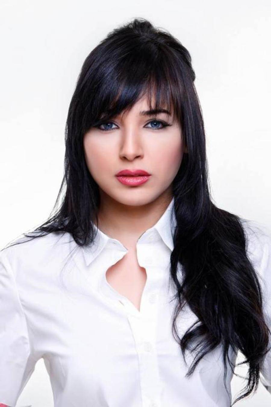 ساندي تكشف أسباب ابتعادها عن الوسط الفني