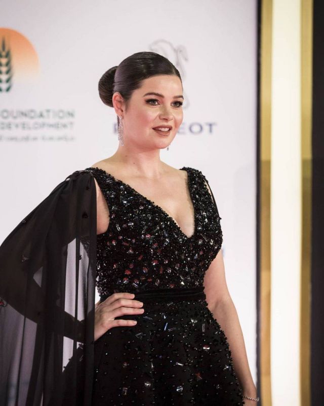 يسرا اللوزي