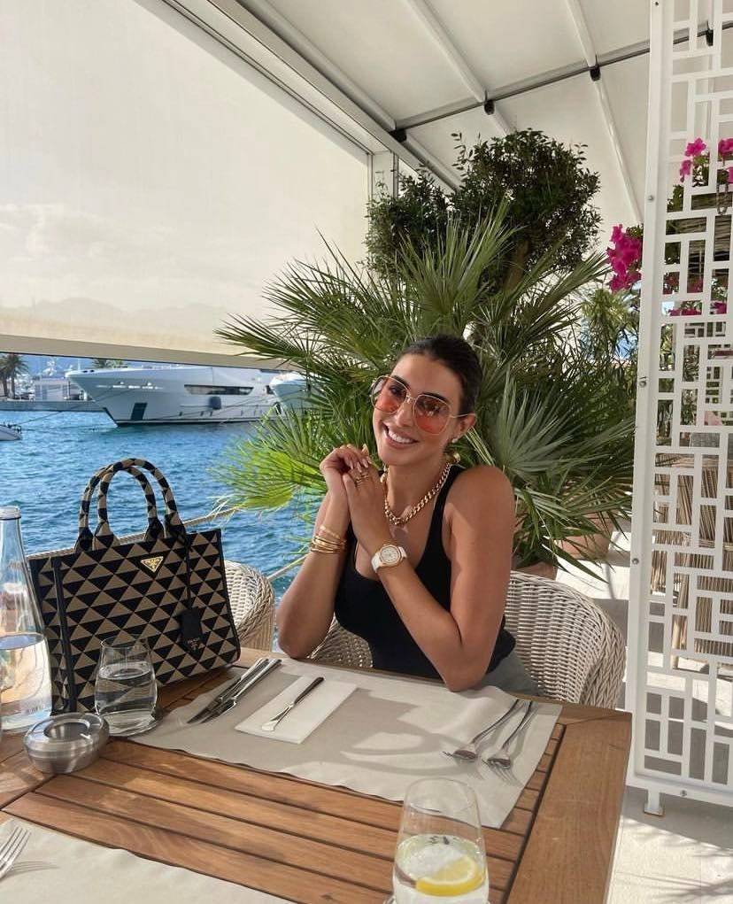 خطبت أم عادت الى طليقها... ياسمين صبري تثير حيرة الجمهور بعد ظهورها بـ