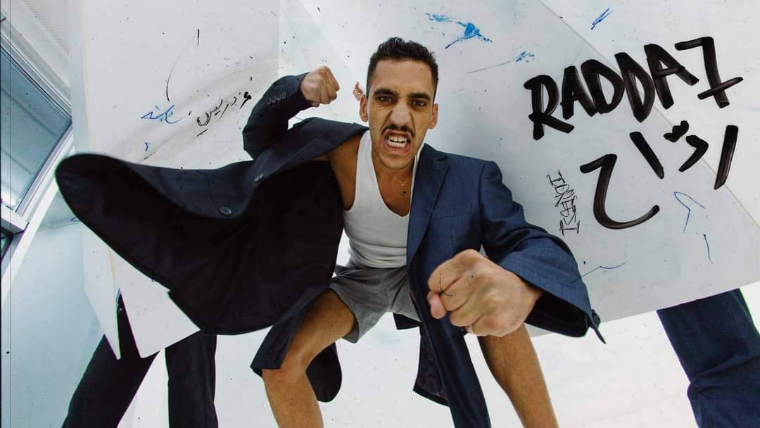 إدريسي يحكي قصة حياته في ألبوم غنائي يضم 14 أغنية و6 كليبات