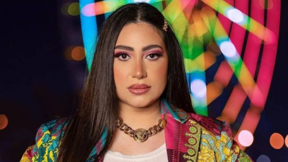 بسبب الأزمات بينهما.. المطربة الشعبية بوسي تتجاهل خبر وفاة والدها