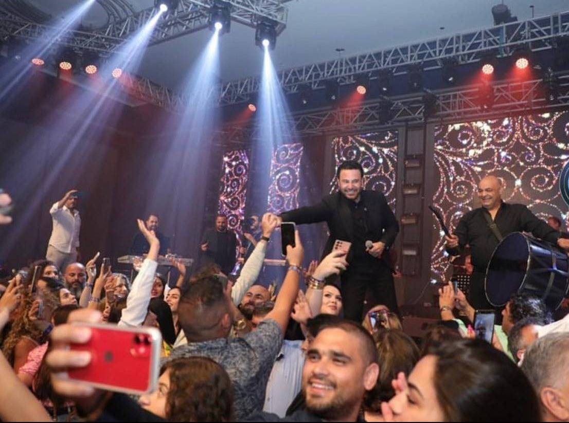 عاصي الحلّاني يوحّد الجمهور العربي على دبكة لبنانية في قبرص