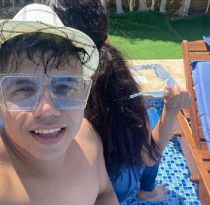 صورة تربط إسم عمر كمال بطليقة أحمد الفيشاوي.. وهي تردّ