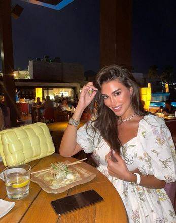 هاتف ياسمين صبري المحمول يضعها في موقف محرج مع الجمهور