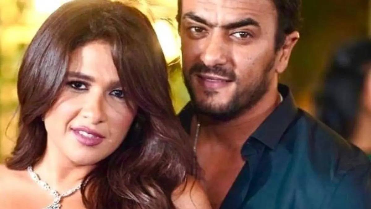 أحمد العوضي يتعرّض لموقف محرج من معجبة... وياسمين عبد العزيز تردّ