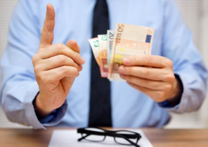 ما هو الوقت الأنسب لطلب زيادة على الراتب؟