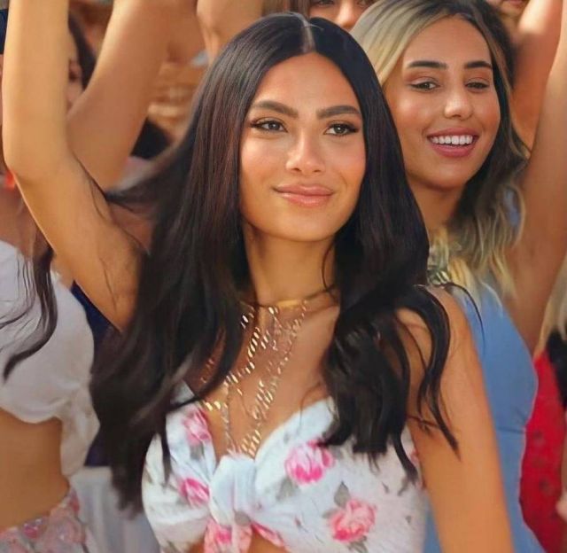 بالفيديو - هدى المفتي تثير حيرة الجمهور حول حقيقة ارتباطها