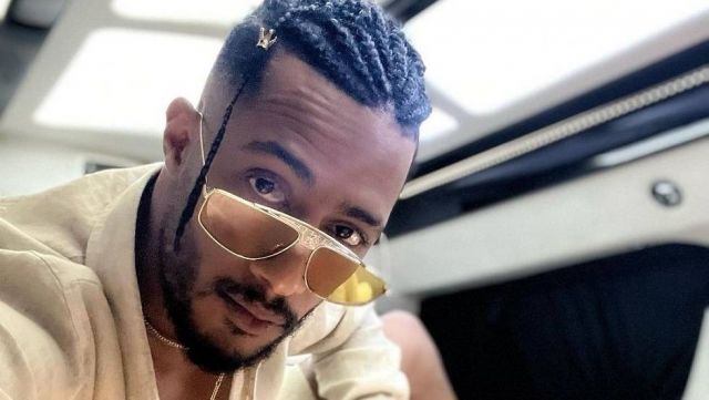 محمد رمضان يثير الجدل بفيديو... يحمل السلاح ويهدد