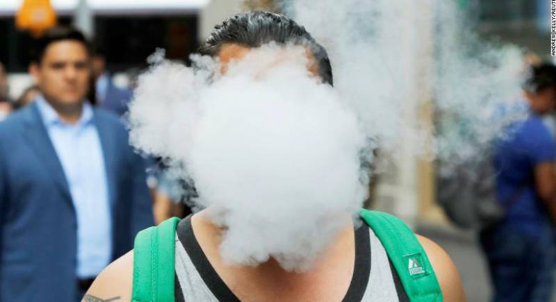 التعامل مع ملابس المدخنين يصيبك بهذا المرض المميت