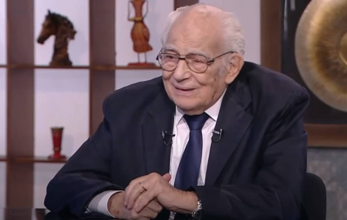 بالفيديو - انهيار رشوان توفيق في البكاء