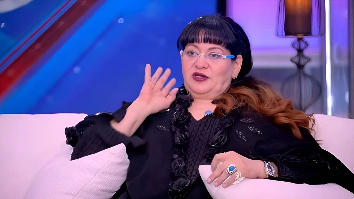 فريدة سيف النصر تهاجم منتقدي الفنانين: 