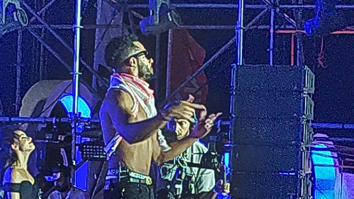 بالفيديو والصور - محمد رمضان يحيي حفله الأخير تحت شعار 