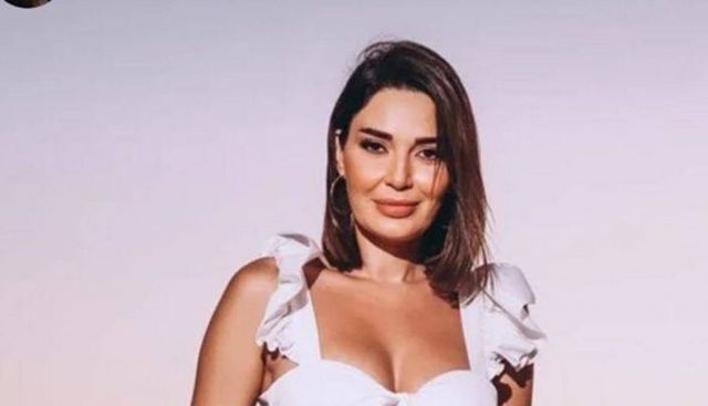 بالصور - سيرين عبد النور تضجّ أنوثة بإطلالة جريئة