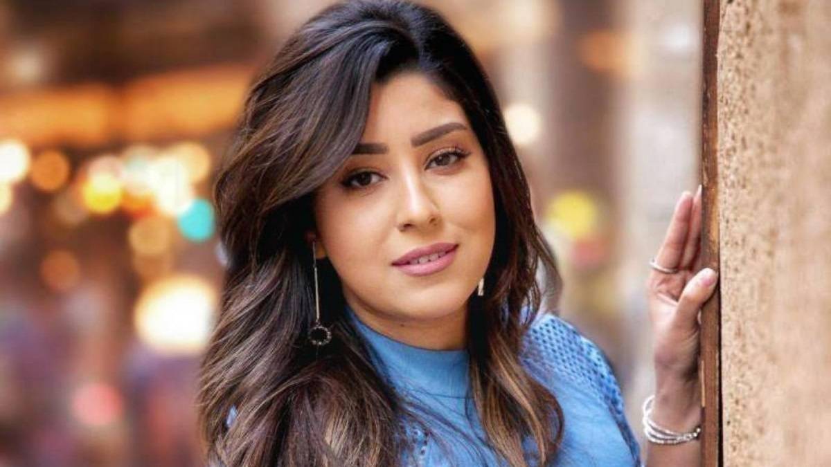 آيتن عامر تسأل جمهورها عن دورها