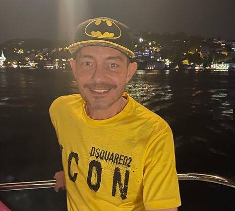 فيديو طريف لأحمد زاهر وهو يقلد الشيف بوراك بهذه الطريقة