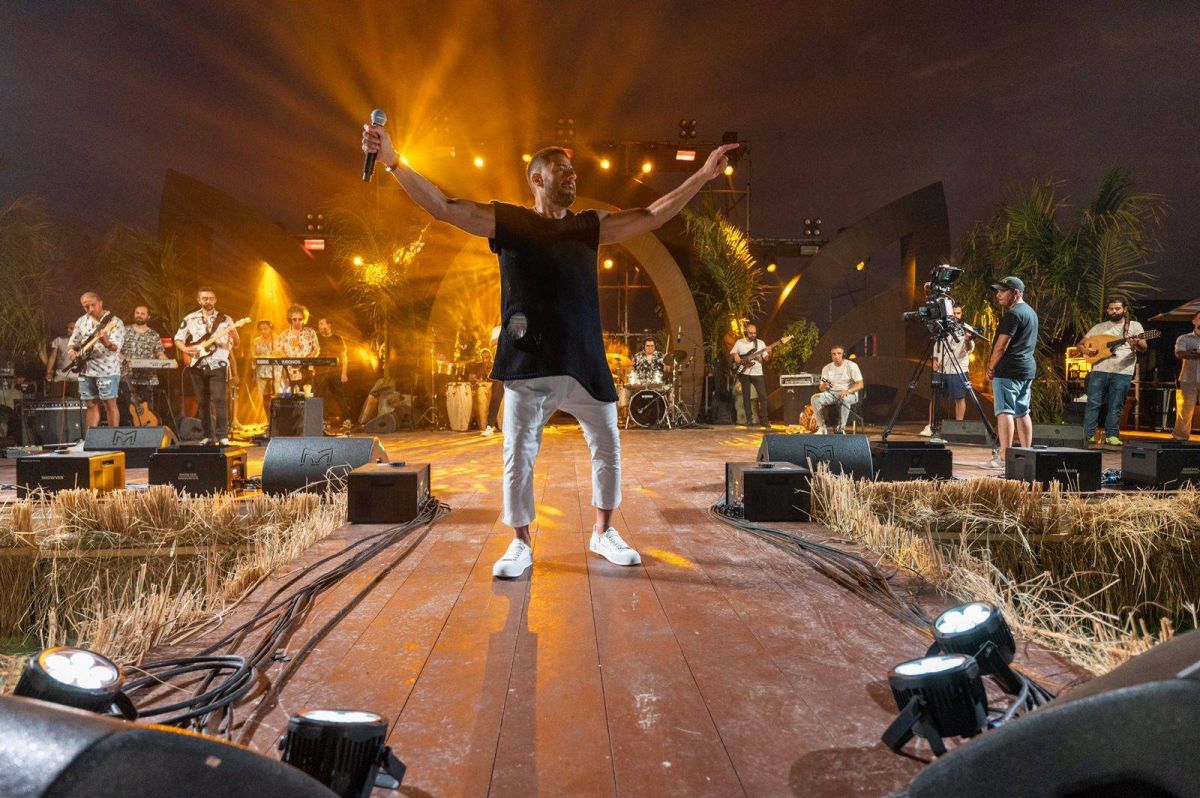 محمد حماقي يغني لجمهور بحر جدة