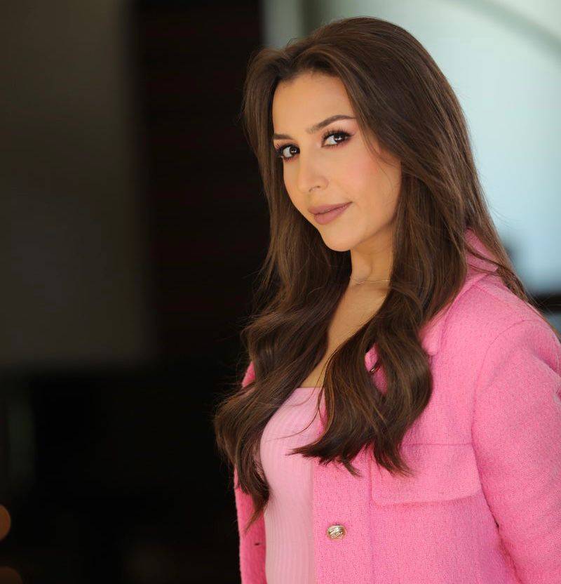 جنّات سيدة أعمال في مجال العقارات بأغنيتها الجديدة 