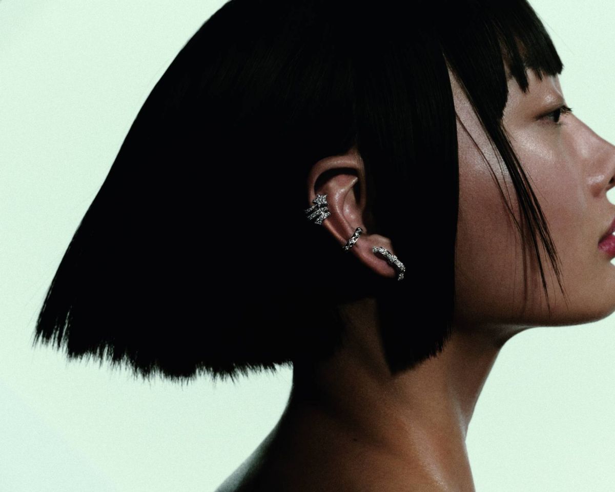 كيف يمكنك ارتداء أقراطك من شانيل CHANEL؟