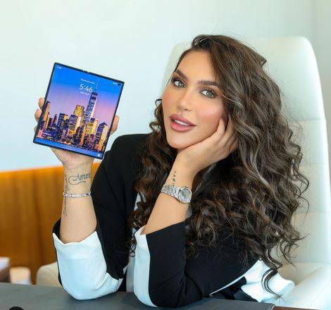 الدكتورة خلود توثّق رحلة خضوعها لجراحة ودعم زوجها لها