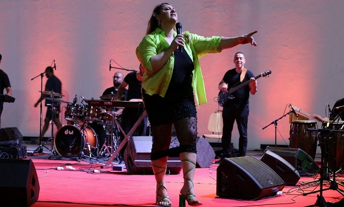 إعلامي شهير يتهم أمينة فاخت بتعمّد الإيحاءات من أجل جذب الأضواء