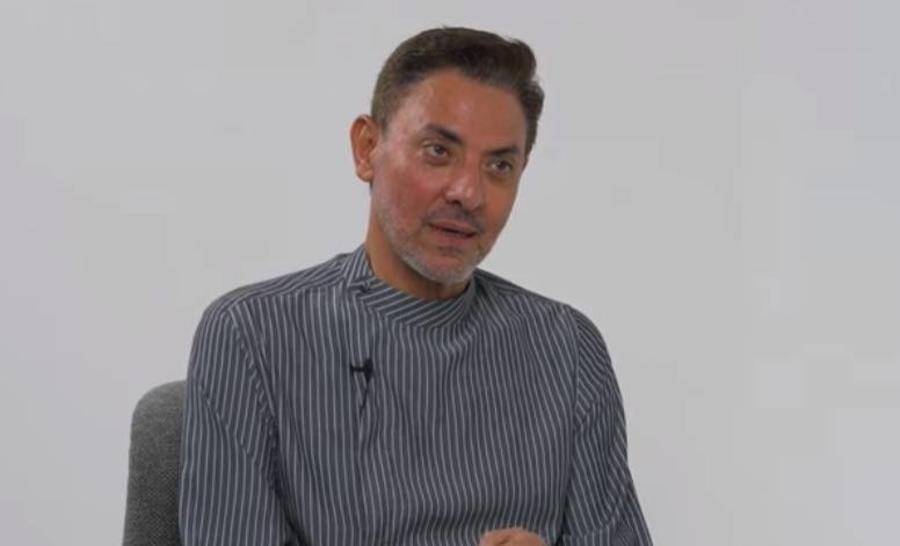 بالفيديو - فتحي عبد الوهاب يفتح خزانة أسراره باعترافات عن حياته الشخصية للمرة الأولى