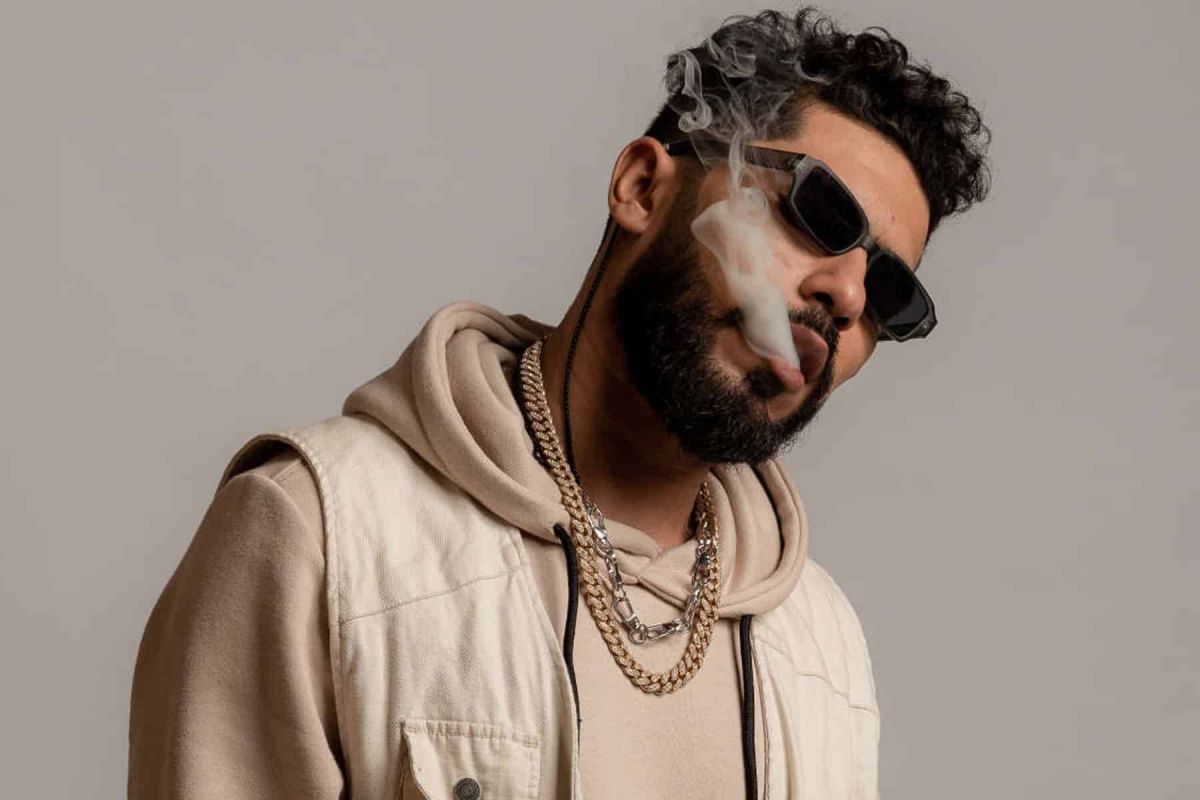 هجوم على فنان عربي صرّح بتعاطيه الحشيش وأطلق الألفاظ النابية