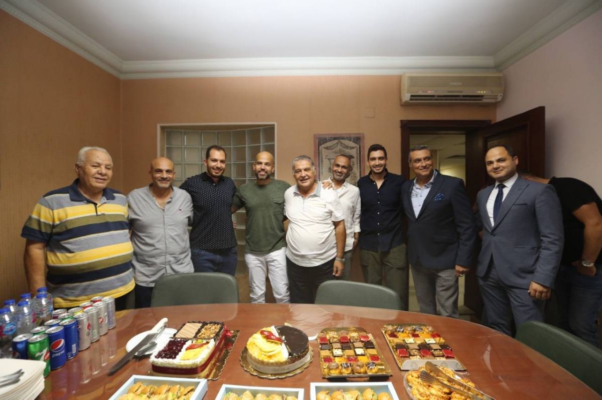 بالصور - أبو يحتفل ببراءته من اتّهامه بالسرقة