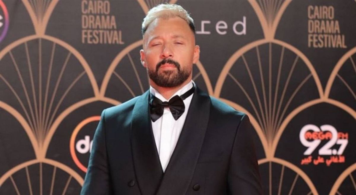 إطلالة أحمد فهمي تثير جدلاً في 