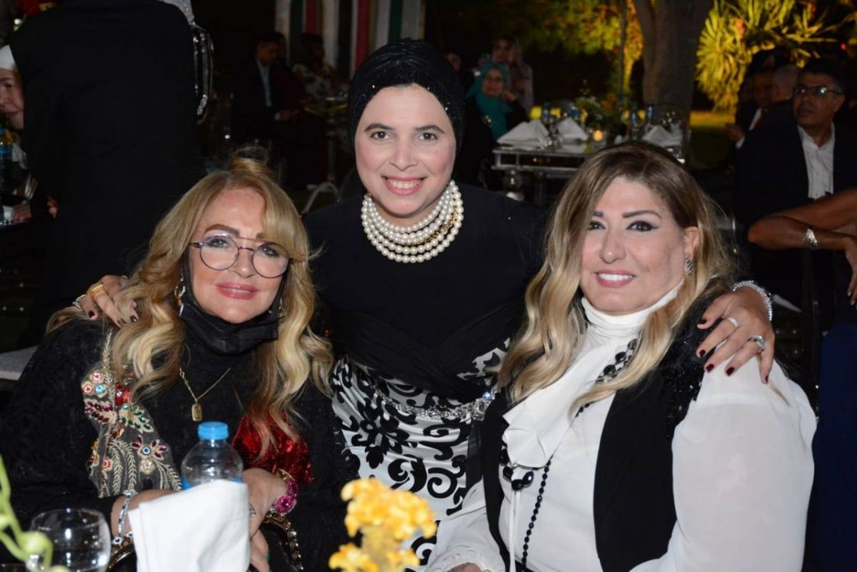 سهير رمزي تهاجم منتقديها مجدداً بعد ظهورها من دون حجاب