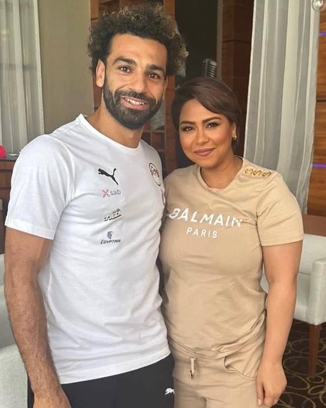شيرين عبد الوهاب تثير الجدل بزيارة محمد صلاح في معسكر المنتخب المصري