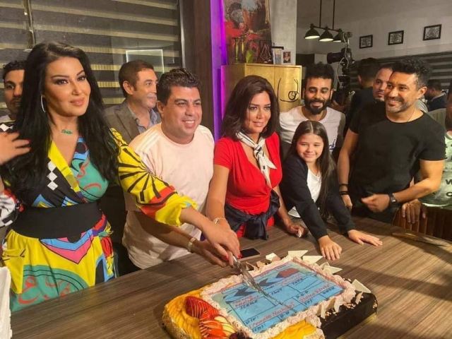 سمية الخشاب ورانيا يوسف تحتفلان ببدء تصوير فيلم تاروت