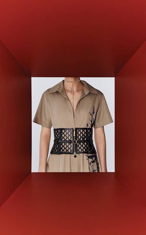 فستان بيج حزام أسود