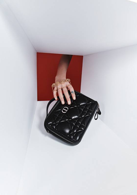 خاتم D-Renaissance حقيبة Dior Caro سوداء