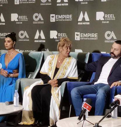 فيديو طريف يجمع منى واصف بزينة مكي في كواليس فيلم 