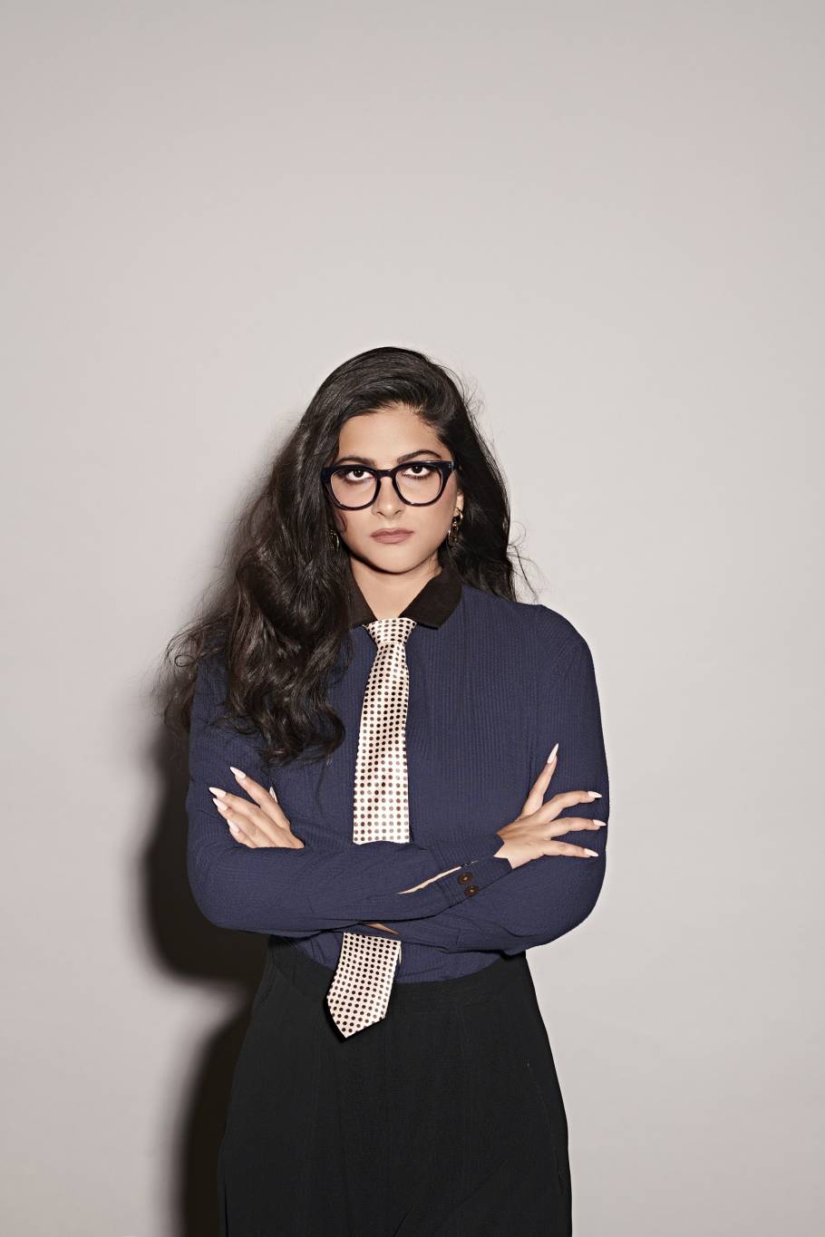 أيقونة الموضة ريا كابور تشارك في اختيار تشكيلة فريدة من النظّارات بالتعاون مع 