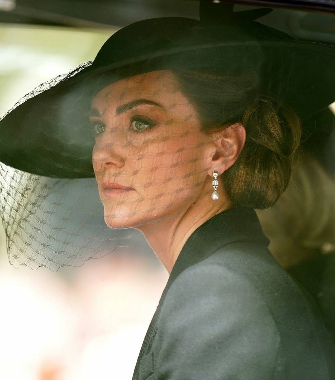 مجوهرات كيت ميدلتون في جنازة الملكة إليزابيث حديث الصحافة... هذه قصتها