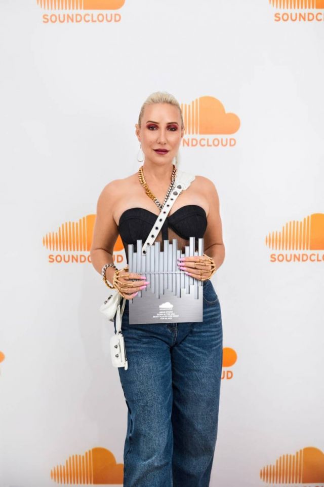 أمون ستار  Amun Starr