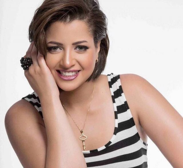 منى فاروق تنفعل على جمهورها: 