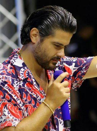 ناصيف زيتون حديث الجمهور بفيديو جديد ويأسر القلوب بوسامته