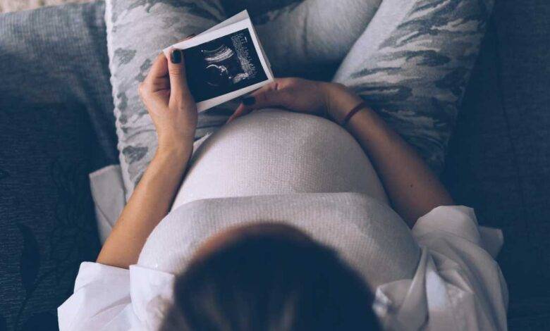 الأجنّة تتفاعل مع الأطعمة التي تأكلها الحامل