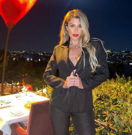 ريتا حرب تعلن بفيديو تخليها عن العكاز وشفائها التام