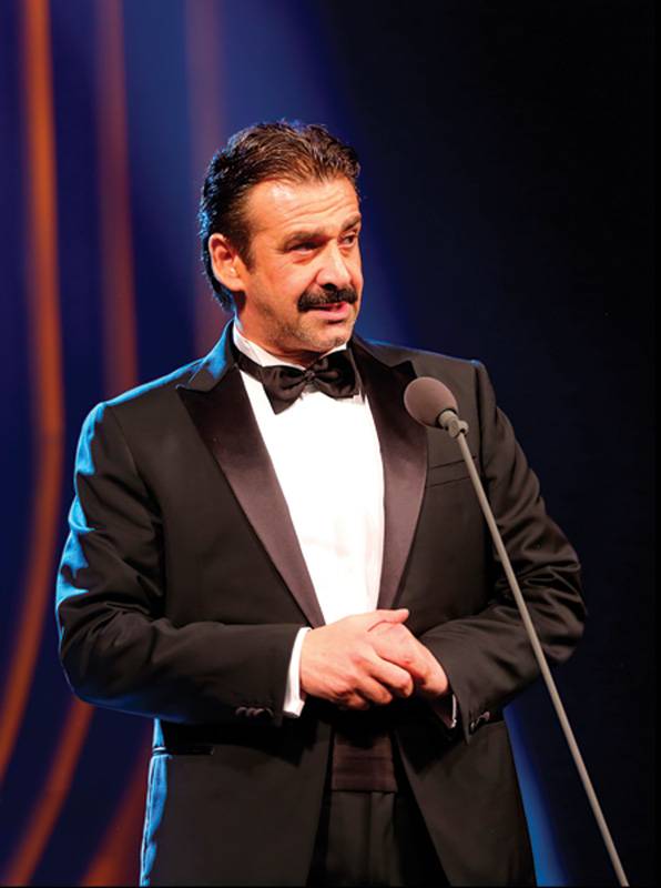 كريم عبدالعزيز: أنا محظوظ بهند صبري... وهذا رأيي في أحمد عز