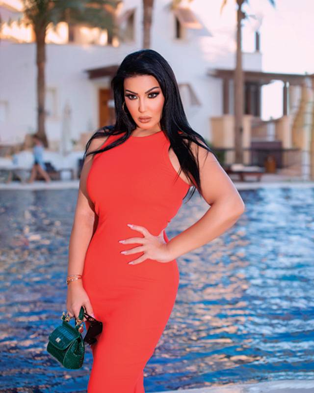 سمية الخشاب: رحيل والدتي أثّر فيَّ نفسياً... وهذا رأيي في عمليات التجميل