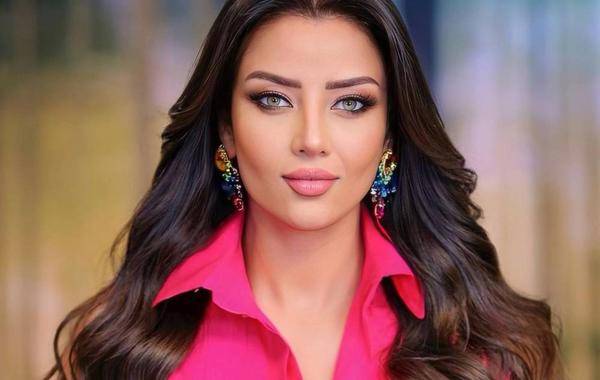 بالفيديو - فنان شهير يفتح النار على رضوى الشربيني: 