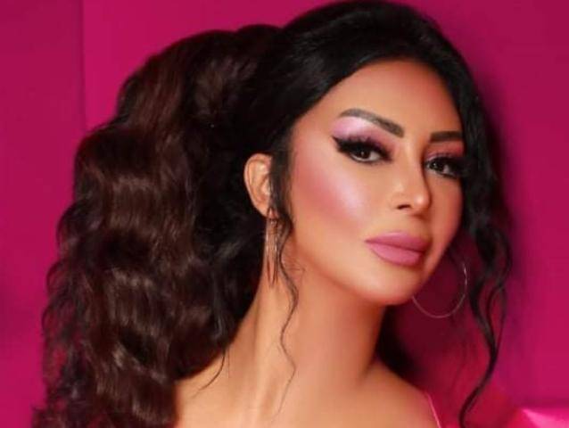 شاهيناز تدافع عن نفسها بعد انتقادات إطلالتها الجريئة