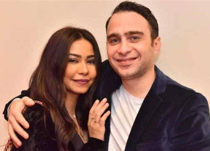 حسام حبيب يساند شيرين ويقف أمام المستشفى... ووالدتها غاضبة