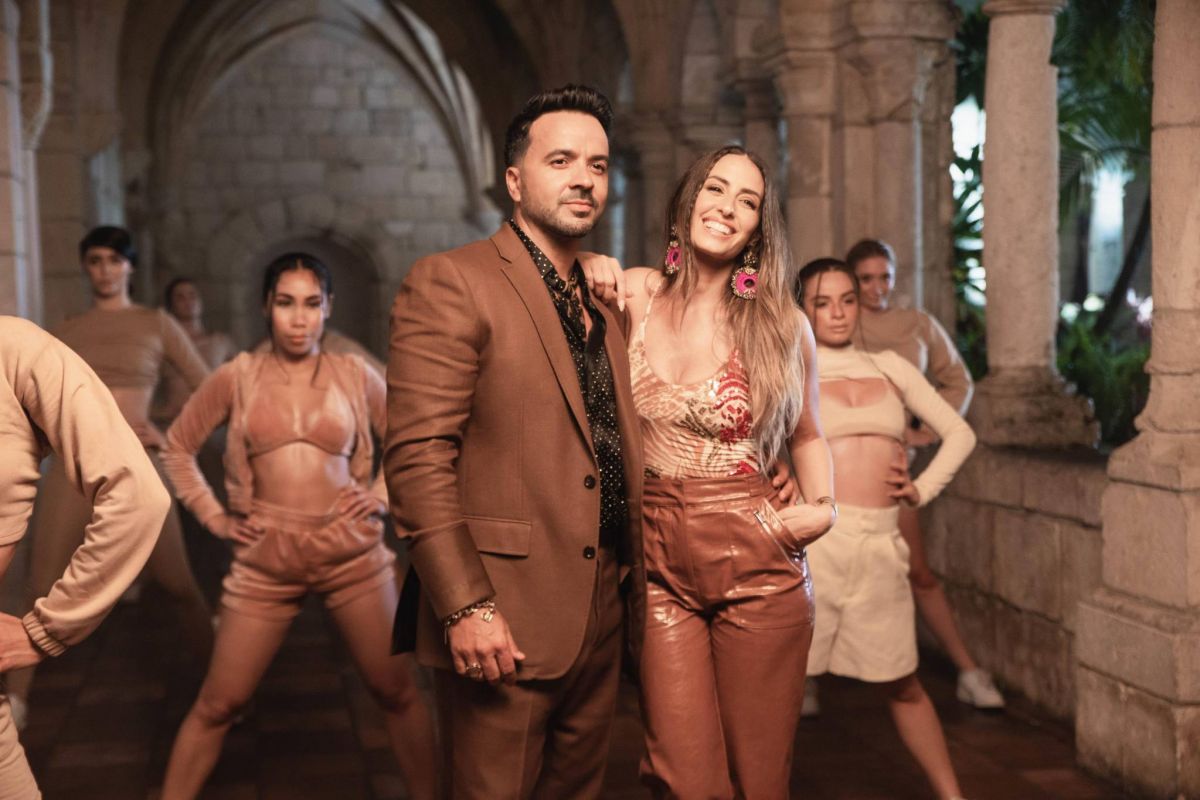 هبة طوجي تنضمّ لـUniversal Arabic Music وتُطلق