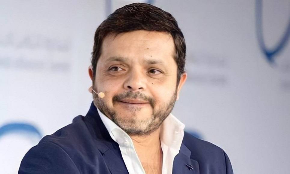 شبيه محمد هنيدي يتسبّب في الهجوم عليه... إليكم القصة